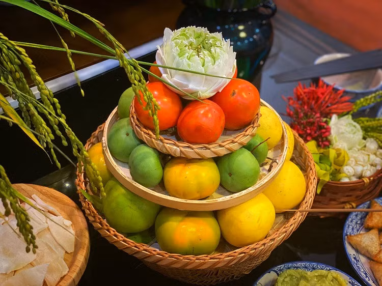 Mâm lễ cúng Phật thường có hoa sen.