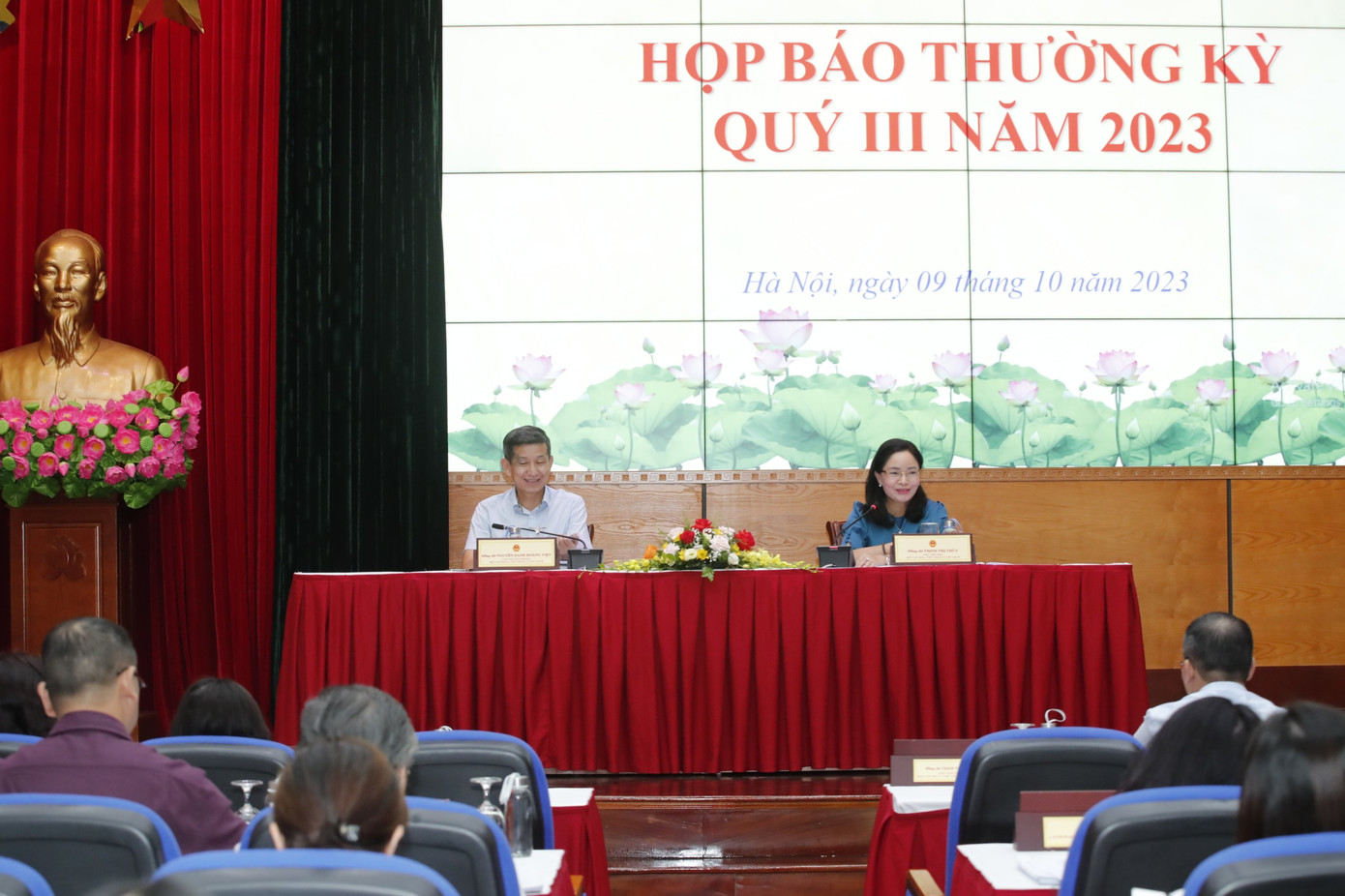 Họp báo thường kỳ Quý III/2023 do Thứ trưởng Bộ VHTTDL Trịnh Thị Thủy và Chánh Văn phòng Bộ VHTTDL Nguyễn Danh Hoàng Việt chủ trì. Họp báo thường kỳ Quý III/2023 do Thứ trưởng Bộ VHTTDL Trịnh Thị Thủy và Chánh Văn phòng Bộ VHTTDL Nguyễn Danh Hoàng Việt chủ trì.