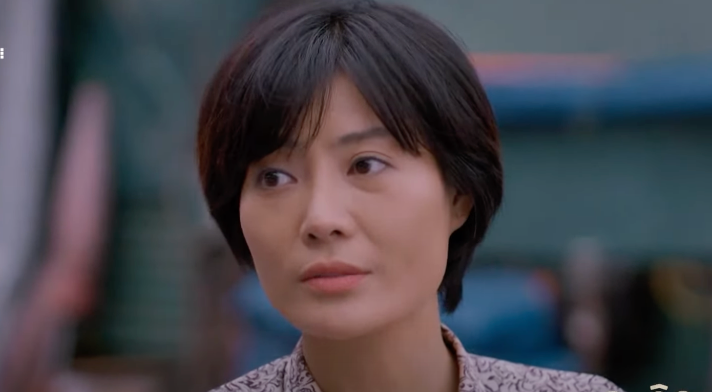 Luyến hỏi Lưu về chuyện giữa anh và Thạch. Ảnh: CMH.