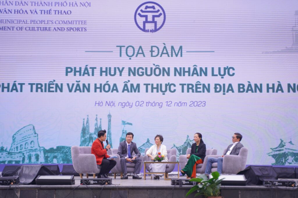 Tọa đàm Phát huy nguồn nhân lực phát triển văn hóa ẩm thực trên địa bàn Hà Nội thu hút nhiều chuyên gia trong lĩnh vực ẩm thực tại Việt Nam.