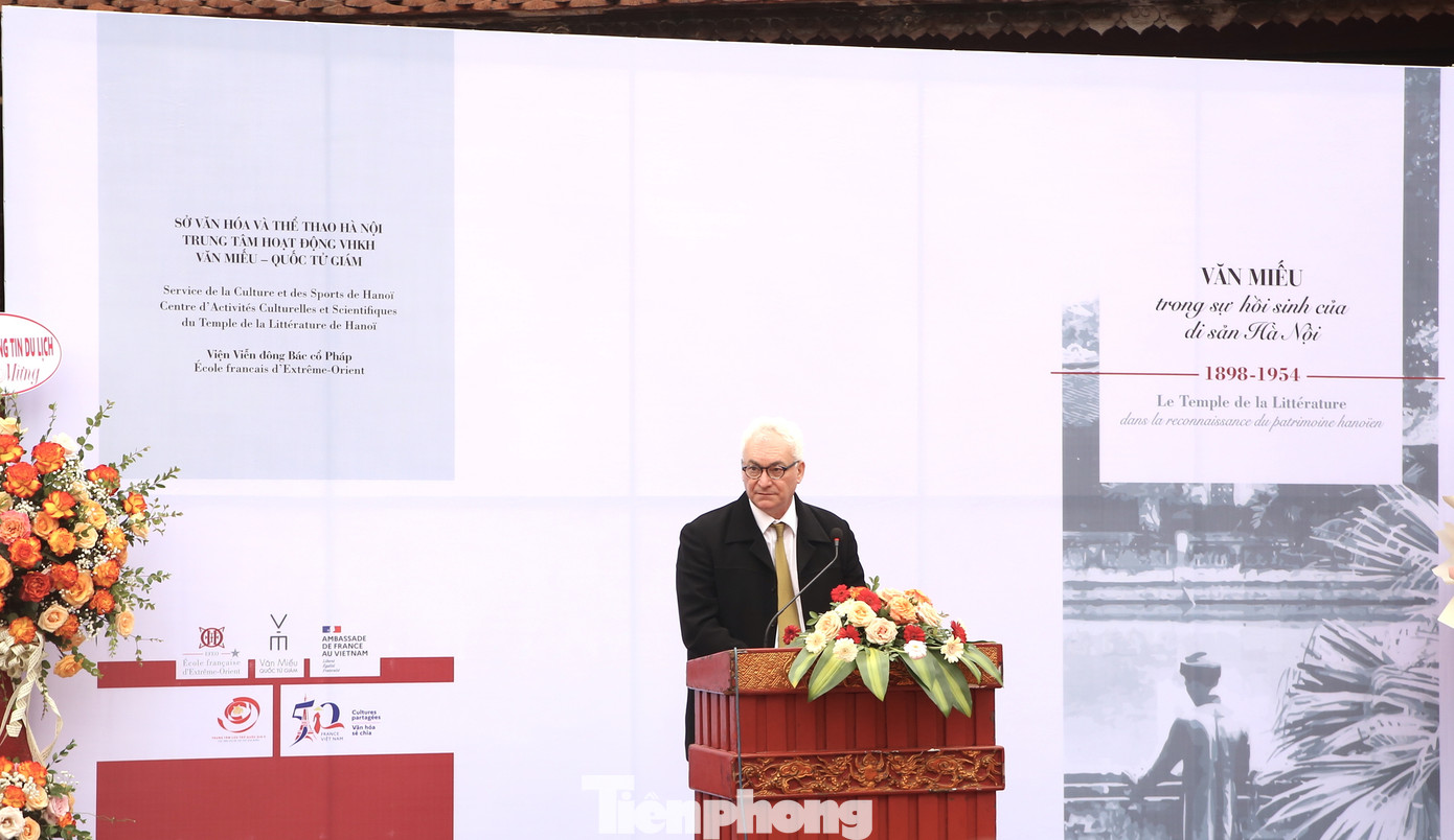 Ngày 14/2, Trung tâm Hoạt động Văn hóa Khoa học Văn Miếu - Quốc Tử Giám phối hợp với Viện Viễn Đông Bác cổ Pháp (EFEO) tổ chức khai mạc triển lãm Văn Miếu trong sự hồi sinh di sản của Hà Nội giai đoạn 1898-1954 tại Di tích Quốc gia đặc biệt Văn Miếu - Quốc Tử Giám.