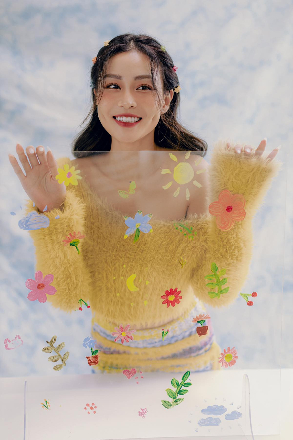 Nữ diễn viên cũng tiết lộ những tình tiết phim sắp tới sẽ có nhiều bất ngờ bởi "kịch hay phải đợi đến lúc hạ màn".