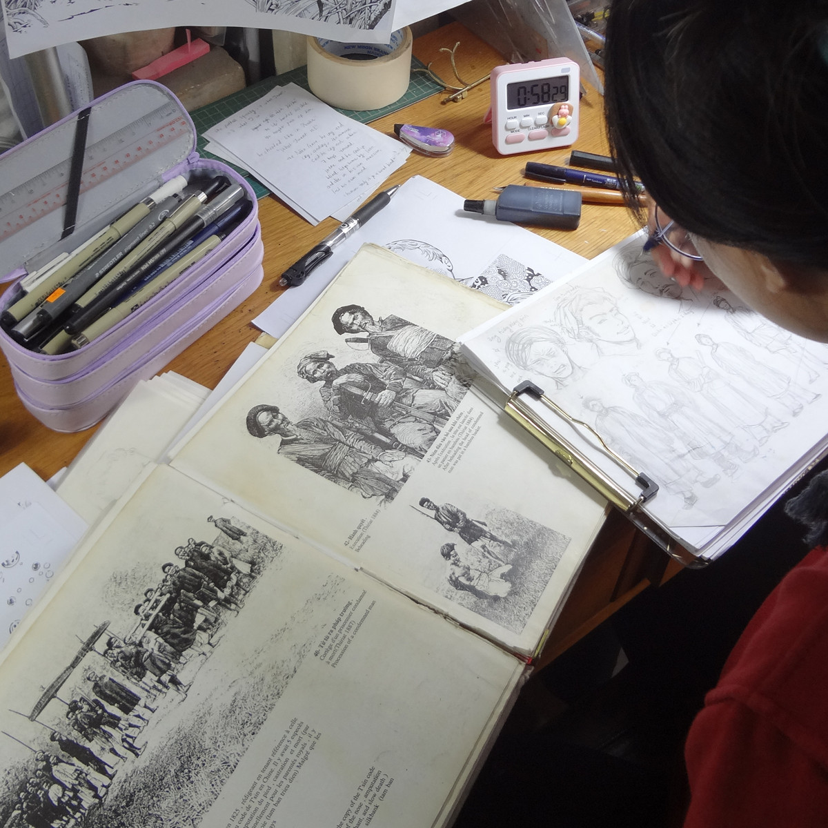 Bộ đôi tác giả Vạn Nhân Ký - Noãn dành ba năm để nghiên cứu, tìm hiểu tài liệu, sáng tạo cốt truyện.