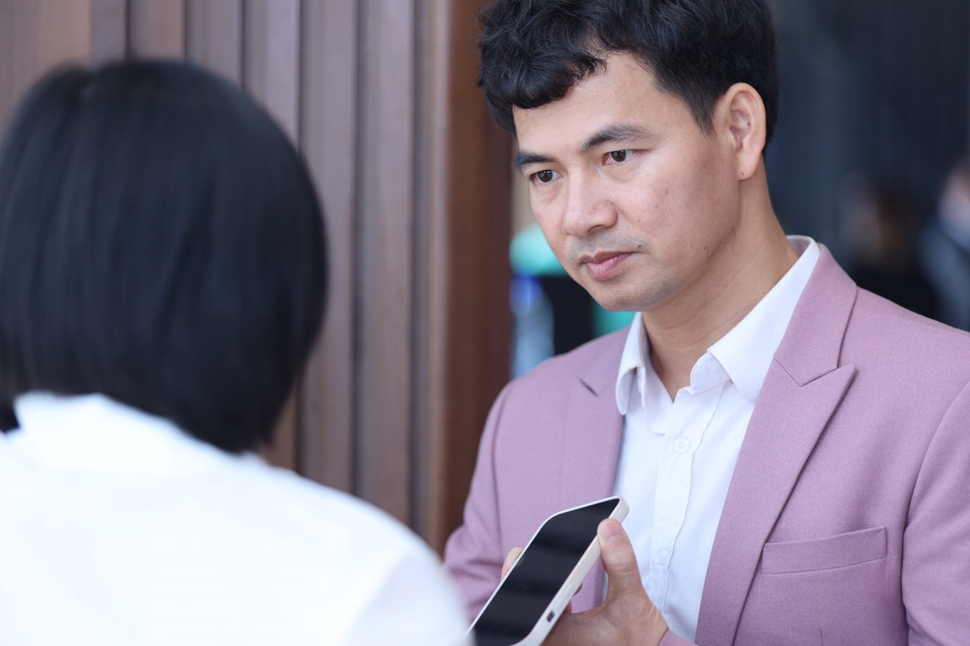 Nghệ sĩ Xuân Bắc cho biết câu chuyện mình viết chỉ là câu chuyện cá nhân và không hề có ý làm tổn thương, xúc phạm khán giả. Anh cũng gửi lời xin lỗi vì những hiểu nhầm trên.