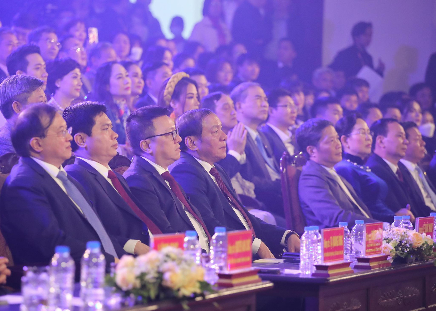 Chương trình nhận được sự quan tâm chỉ đạo của lãnh đạo Đảng, Nhà nước. Chương trình nhận được sự quan tâm chỉ đạo của lãnh đạo Đảng, Nhà nước.