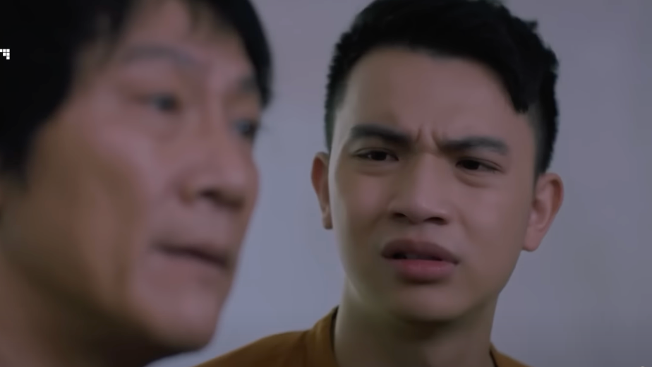 Hai bố con Lưu "tranh nhau" bán thận. Ảnh: CMH.