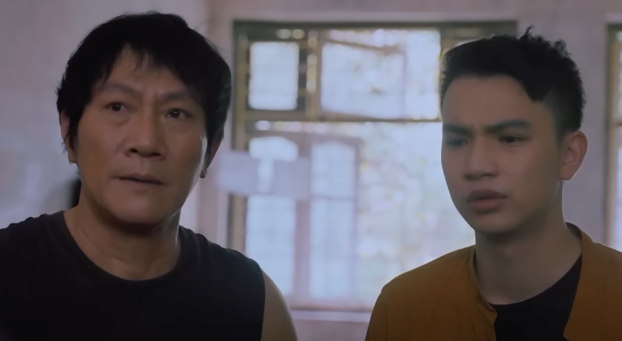 Vì tin lời Bát (Tuấn Anh), Thạch (Việt Hoàng) bị đẩy vào tình thế nguy hiểm. Ảnh: CMH.