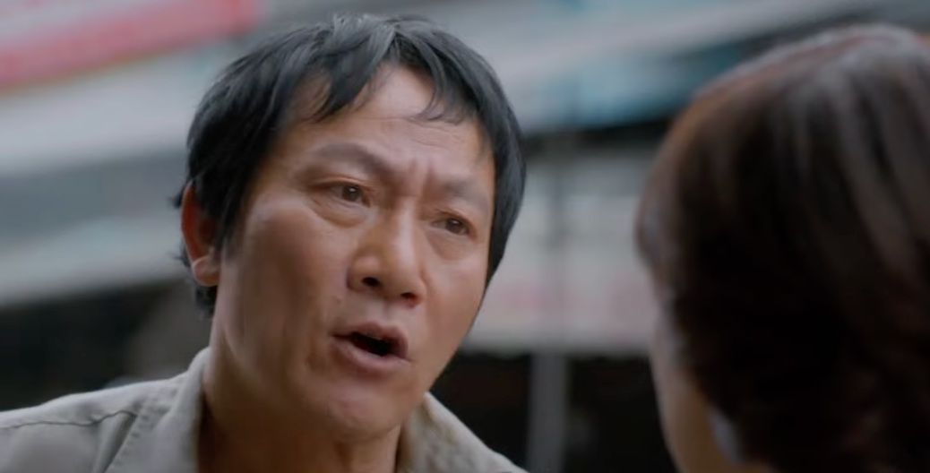 Lưu (NSƯT Hoàng Hải) tức giận khi Hòa (Anh Thơ) luôn đặt điều về con trai mình. Ảnh: CMH.