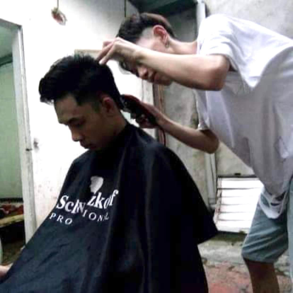 Nghề cắt tóc trở thành nguồn thu và nuôi dưỡng đam mê âm nhạc của Double2T.