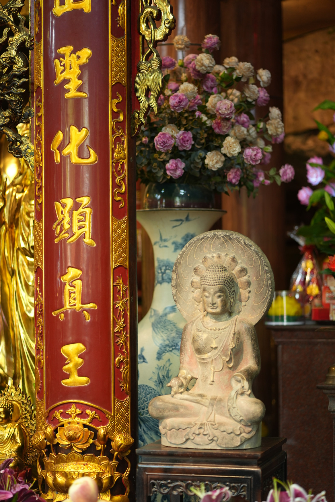 Trải qua nhiều thăng trầm cùng với lịch sử dựng nước và giữ nước, chùa Hang hiện nay không còn nằm cheo leo trên bờ biển mà đã lùi xa cách khuôn viên chùa cũ hơn 100 m. Nhận thức được chùa Hang là một di sản văn hóa quan trọng nên Ban quản lý chùa cùng cơ quan quản lý văn hóa quận, thành phố quan tâm bảo tồn, tôn tạo thường xuyên.