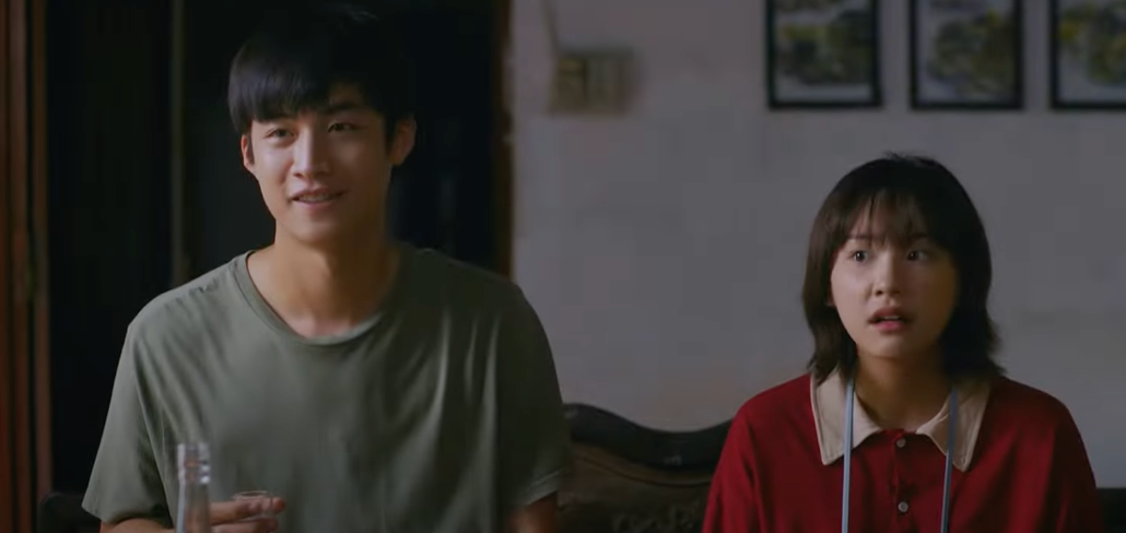 Ninh (Thu Hà) bất ngờ khi biết tin Hiếu (Duy Khánh) lên Hà Nội làm việc. Ảnh: CMH.