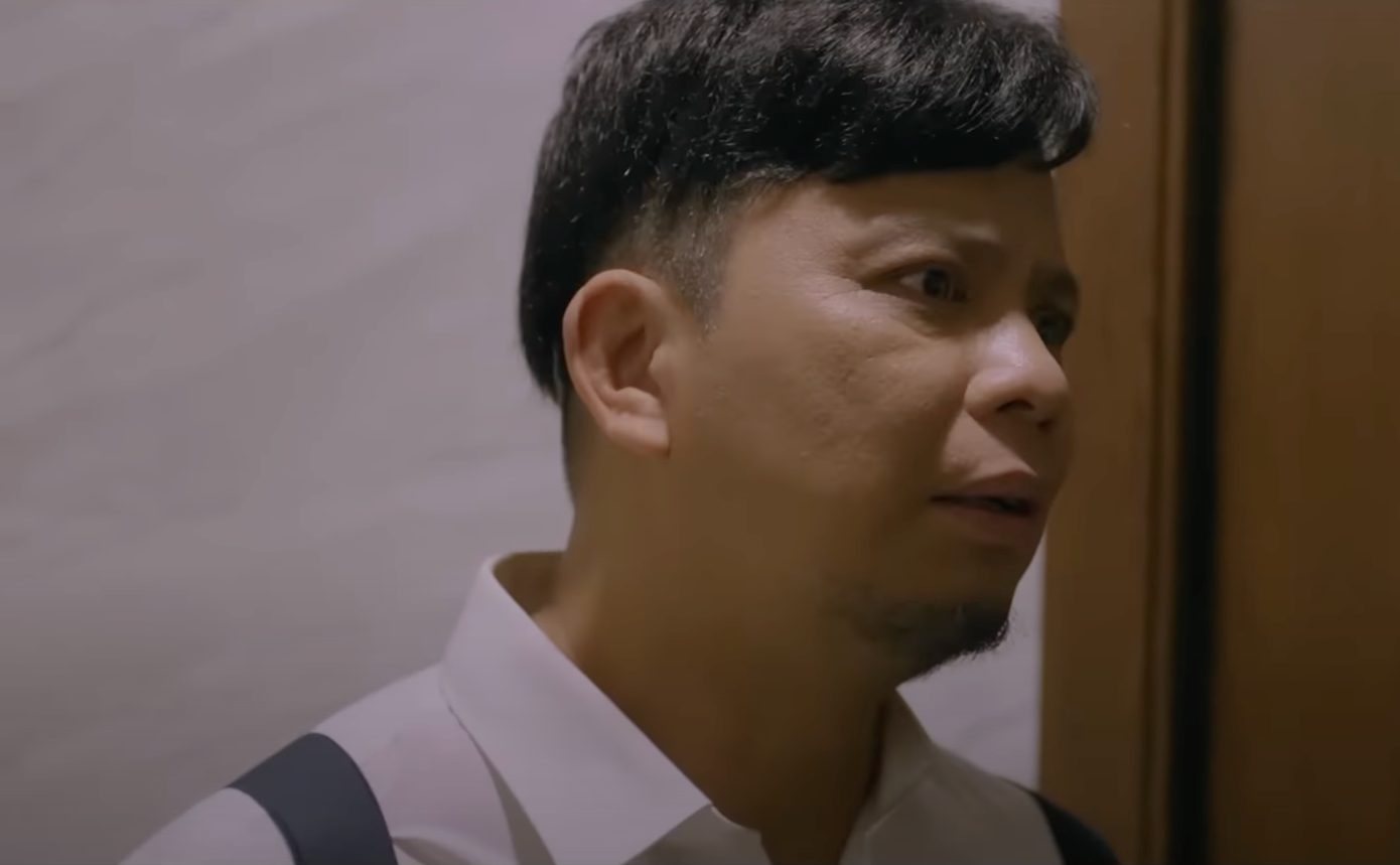 Thái (Anh Tuấn) trở mặt khi Hoàng (Việt Anh) nhắc đến Hà. Ảnh: CMH. Thái (Anh Tuấn) trở mặt khi Hoàng (Việt Anh) nhắc đến Hà. Ảnh: CMH.