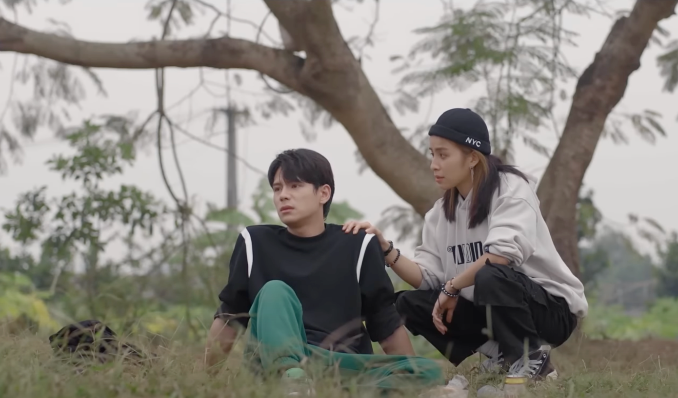 Thương (Trần Vân) khuyên Khang (Thái Vũ) nên học cách tha thứ, bởi Hoàng chắc chắn rất cần cậu. Ảnh: CMH. Thương (Trần Vân) khuyên Khang (Thái Vũ) nên học cách tha thứ, bởi Hoàng chắc chắn rất cần cậu. Ảnh: CMH.