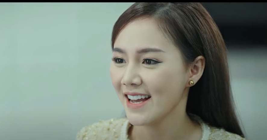 Mai Anh (Minh Thu) xin bà Lan thay thế Phương và trở thành thư ký Tổng Giám đốc. Ảnh: CMH. Mai Anh (Minh Thu) xin bà Lan thay thế Phương và trở thành thư ký Tổng Giám đốc. Ảnh: CMH.