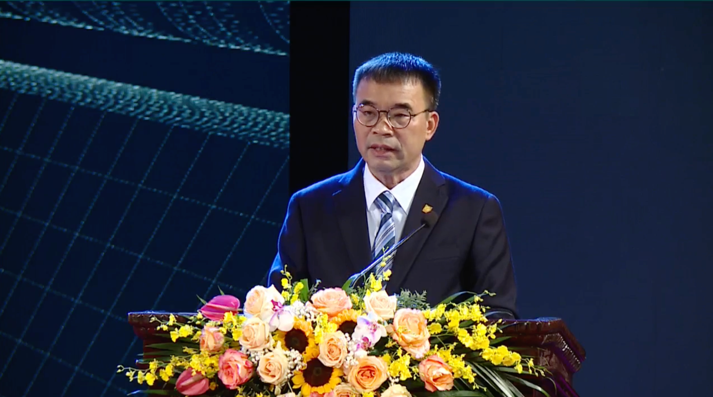 Chủ tịch Hội Kiến trúc sư Việt Nam TS.KTS Phan Đăng Sơn ôn lại thành tựu, sự đóng góp của Hội Kiến trúc sư Việt Nam trong sự nghiệp bảo vệ, xây dựng đất nước. Chủ tịch Hội Kiến trúc sư Việt Nam TS.KTS Phan Đăng Sơn ôn lại thành tựu, sự đóng góp của Hội Kiến trúc sư Việt Nam trong sự nghiệp bảo vệ, xây dựng đất nước.