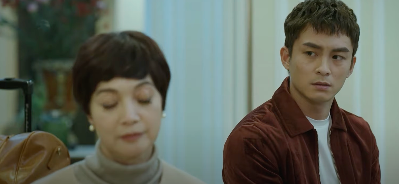 Gia An (Lãnh Thanh) bực bội vì luôn bị bà quản lý gắt gao dù đã trưởng thành. Ảnh: CMH. Gia An (Lãnh Thanh) bực bội vì luôn bị bà quản lý gắt gao dù đã trưởng thành. Ảnh: CMH.