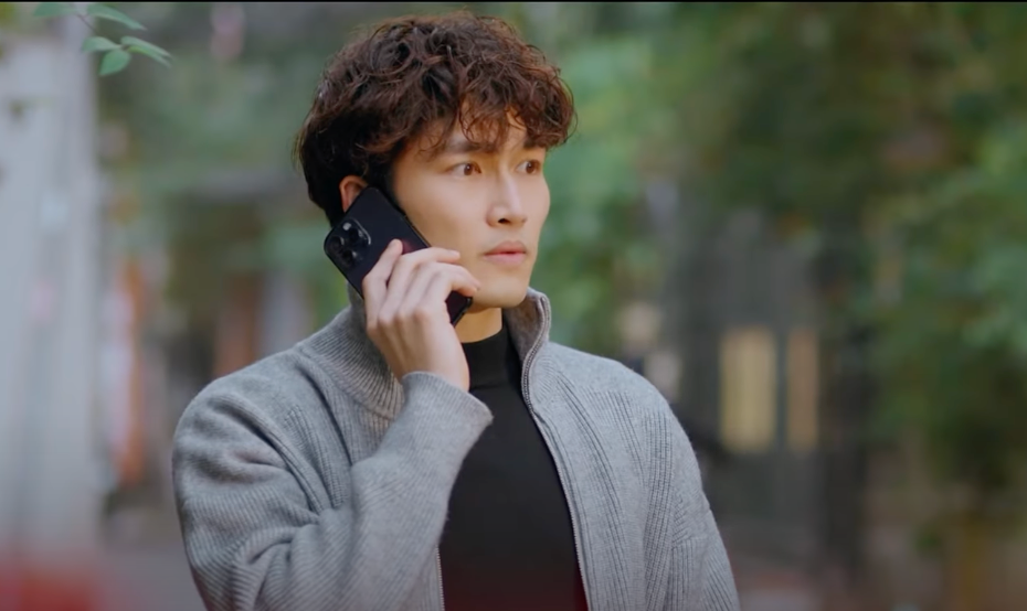 Tú (Đình Tú) gặp khó khăn khi rời xa vòng tay của bố, mẹ. Ảnh: CMH.