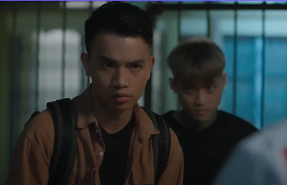 Chủ nợ đến gặp Thạch (Việt Hoàng) để đòi nợ. Ảnh: CMH. Chủ nợ đến gặp Thạch (Việt Hoàng) để đòi nợ. Ảnh: CMH.