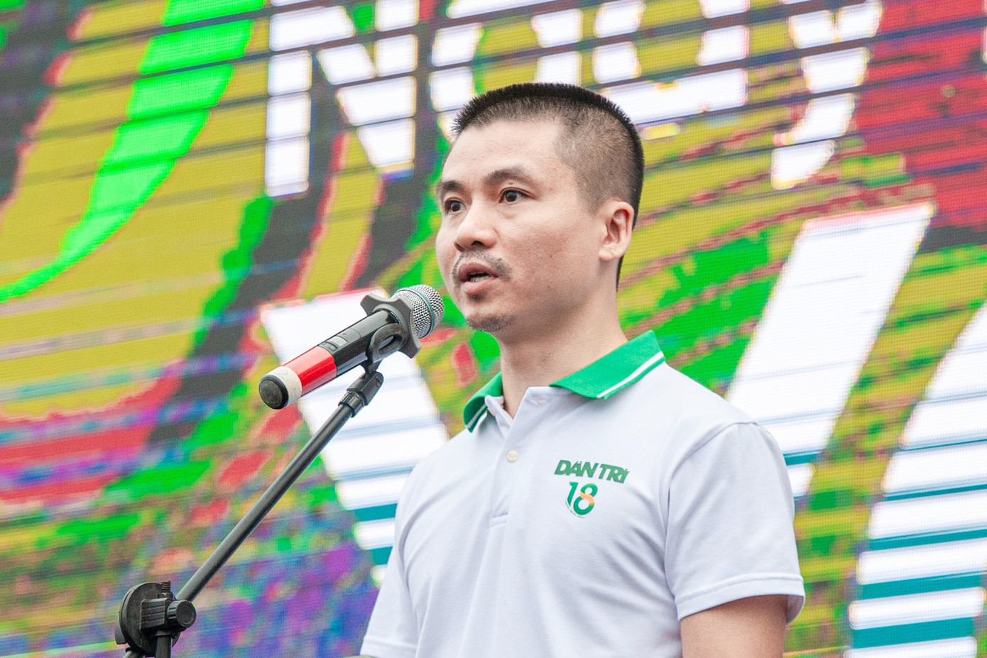 Ông Phạm Tuấn Anh - Tổng Biên tập Báo điện tử Dân trí phát biểu khai mạc Ngày hội Yoga Dân trí.