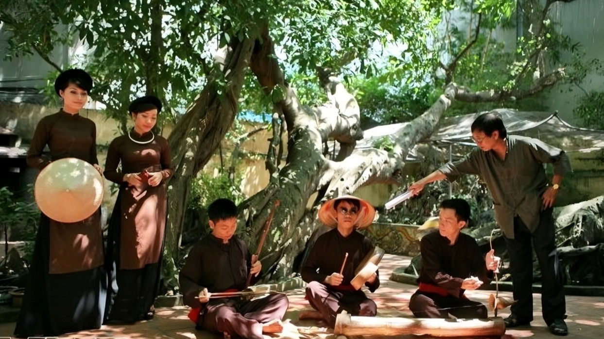 Nhạc sĩ Thao Giang dành nhiều tâm huyết để truyền dạy âm nhạc dân tộc cho giới trẻ. Nhạc sĩ Thao Giang dành nhiều tâm huyết để truyền dạy âm nhạc dân tộc cho giới trẻ.