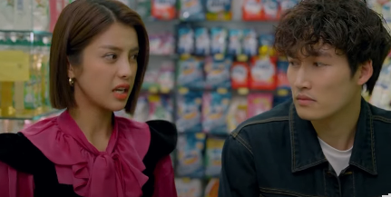 Thấy Tú (Đình Tú) không vui vì chuyện công việc, Linh (Trình Mỹ Duyên) khuyên anh nghỉ việc. Ảnh: CMH. Thấy Tú (Đình Tú) không vui vì chuyện công việc, Linh (Trình Mỹ Duyên) khuyên anh nghỉ việc. Ảnh: CMH.