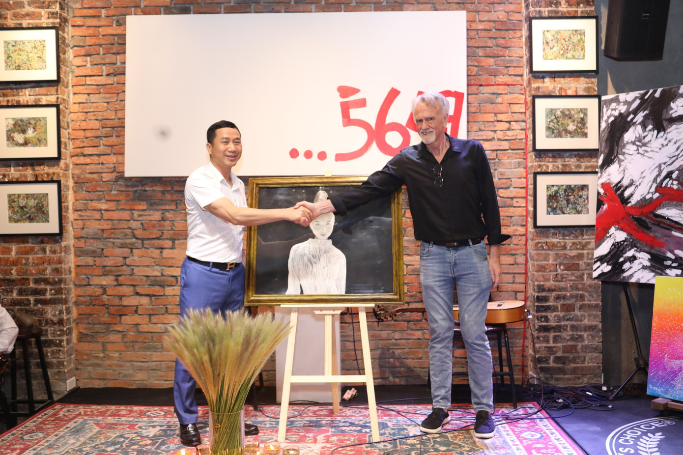 Dự án Nghệ thuật xoa dịu thương đau 5649 thu về hơn 170 triệu đồng. Dự án Nghệ thuật xoa dịu thương đau 5649 thu về hơn 170 triệu đồng.