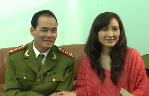 NSND Khương Đức Thuận nổi tiếng với những vai chính diện, công an trên sân khấu, màn ảnh.