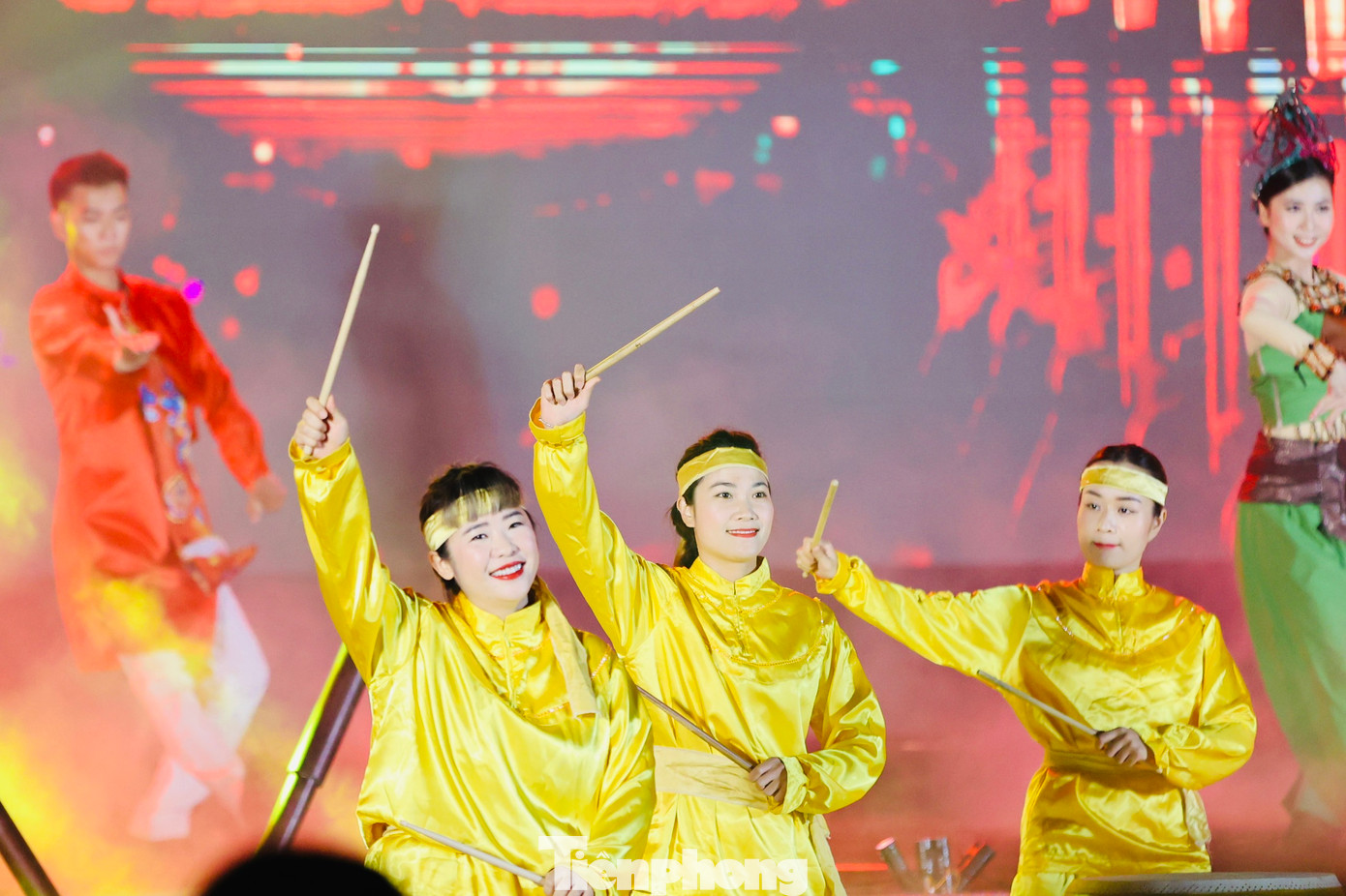 Ngày hội trình diễn cây nêu, giao lưu văn hóa, thể thao và du lịch các dân tộc lần thứ II diễn ra từ ngày 22-26/11 với nhiều hoạt động đến từ các nghệ nhân của nhiều đồng bào như Liên hoan văn nghệ quần chúng, trình diễn trang phục dân tộc truyền thống, trình diễn, giới thiệu trích đoạn lễ hội, nghi thức sinh hoạt văn hóa, truyền thống dân tộc tại địa phương gắn với cây nêu....