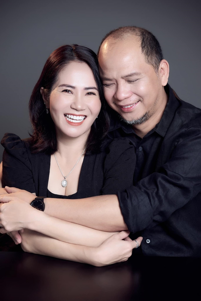 Năm 2023 đánh dấu 27 năm Nguyệt Hằng và Anh Tuấn về chung một nhà. Năm 2023 đánh dấu 27 năm Nguyệt Hằng và Anh Tuấn về chung một nhà.