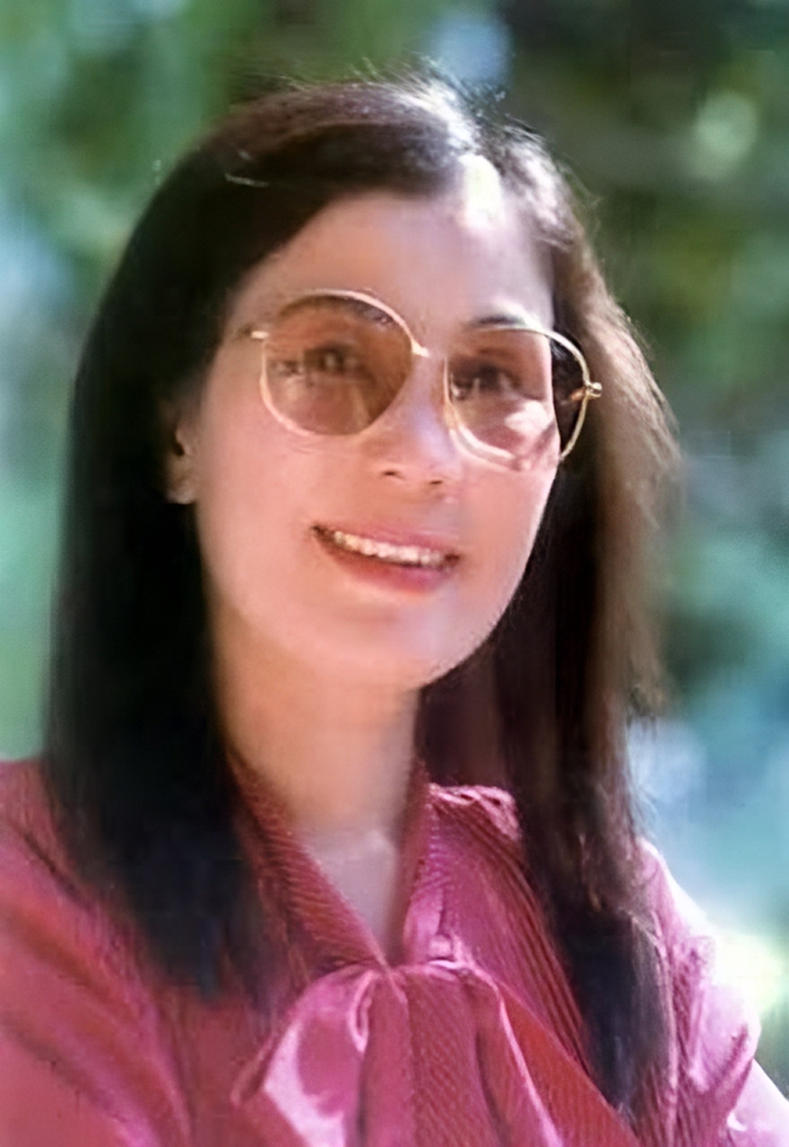 Nhà thơ Lâm Thị Mỹ Dạ thời trẻ.