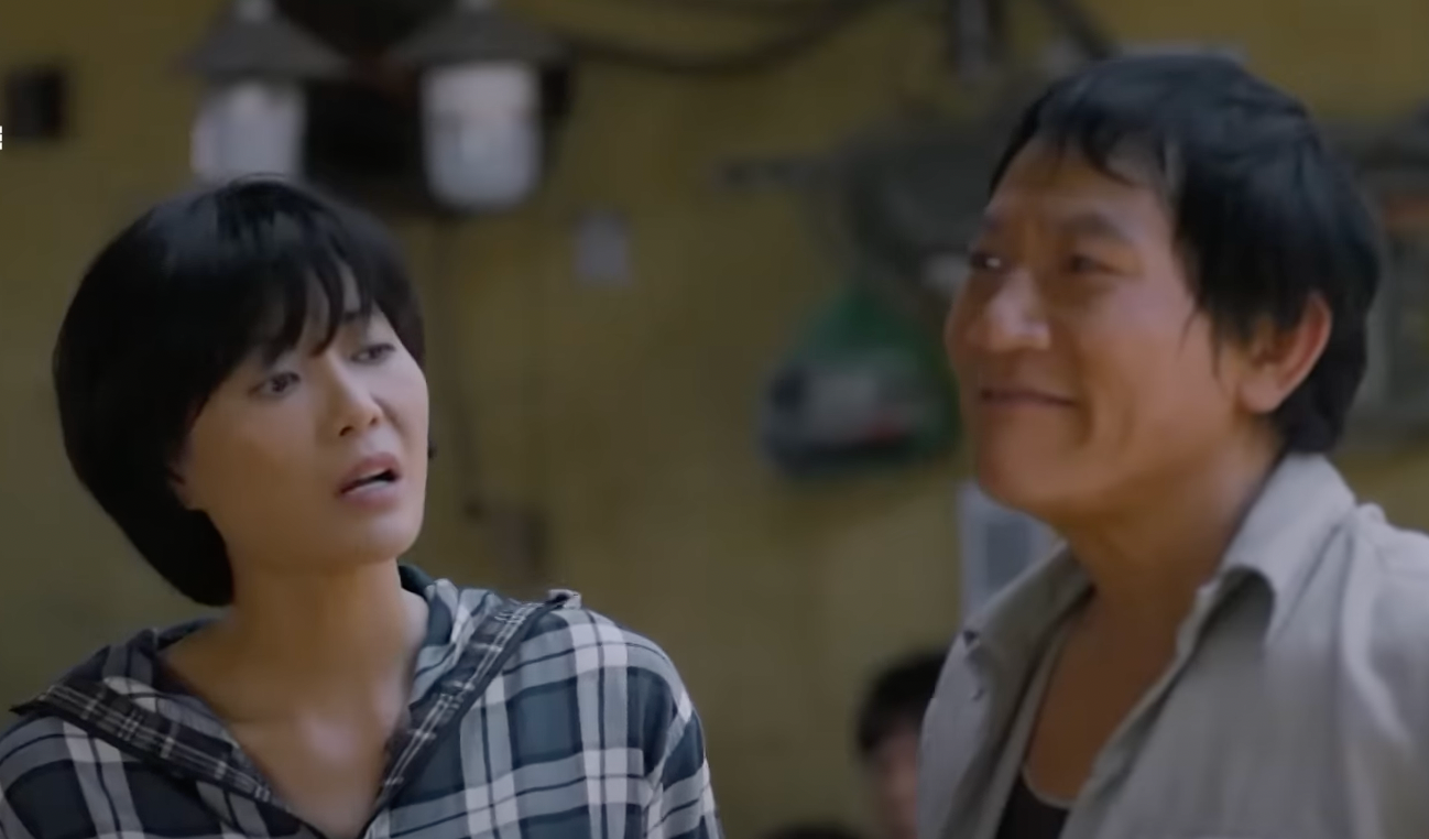 Luyến (Thanh Hương) khẳng định chỉ &quot;vui chơi qua đường&quot; với Lưu (NSƯT Hoàng Hải). Ảnh: CMH.