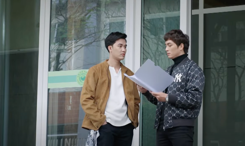 Gia An (Lãnh Thanh) hỏi Trí về Phương (Việt Hoa). Ảnh:CMH.