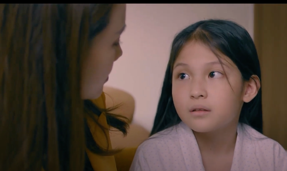 Mong ước lớn nhất của Thư trong sinh nhật là Phương (Hồng Diễm) hết giận Hoàng (Việt Anh). Ảnh: CMH. Mong ước lớn nhất của Thư trong sinh nhật là Phương (Hồng Diễm) hết giận Hoàng (Việt Anh). Ảnh: CMH.