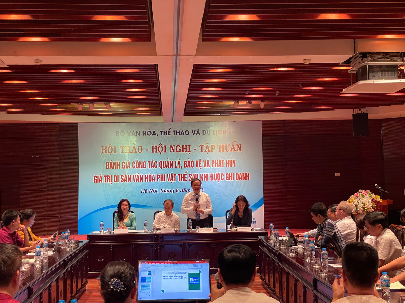 Hội thảo - hội nghị - tập huấn "Đánh giá công tác quản lý, bảo vệ và phát huy giá trị di sản văn hóa phi vật thể sau khi được ghi danh" do Bộ Văn hoá, Thể thao và Du lịch tổ chức sáng 26/8 tại Hà Nội.