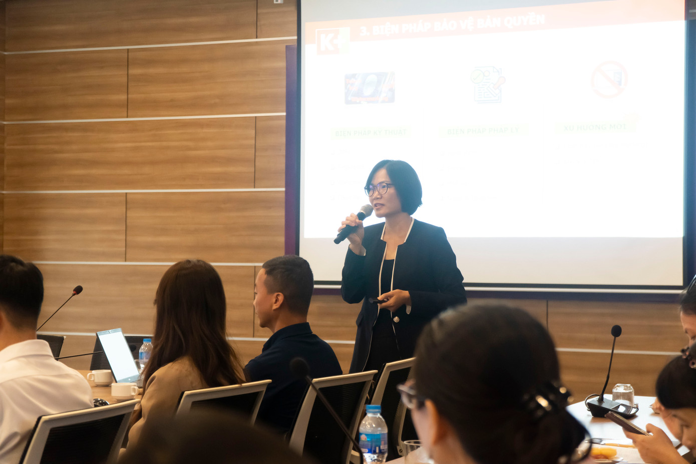 Việt Nam lọt vào top 3 quốc gia trong khu vực về vi phạm bản quyền. Việt Nam lọt vào top 3 quốc gia trong khu vực về vi phạm bản quyền.