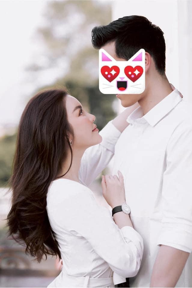 Dưới bình luận, nhiều khán giả tấm tắc khen ngợi vẻ ngoài điển trai, cao ráo hợp đôi với nữ nghệ sĩ. Ngoài ra, nhiều bình luận &quot;đoán già đoán non&quot; về người con trai giấu mặt nhưng từ phía Lý Nhã Kỳ chưa tiết lộ điều này.