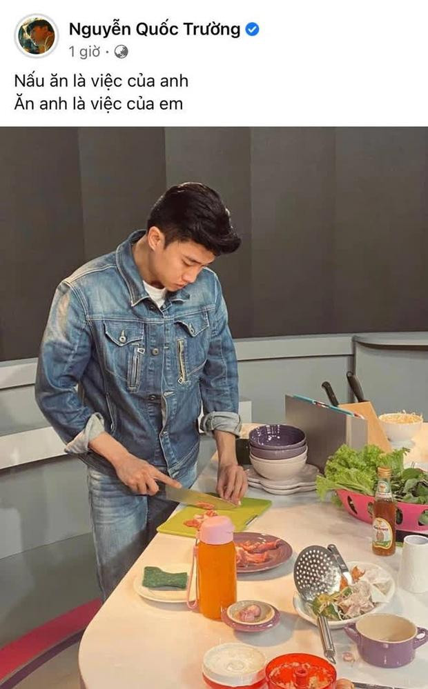 Quốc Trường tung ảnh nấu ăn kèm dòng thả thính fan: "Nấu ăn là việc của anh, ăn anh là việc của em". Quốc Trường tung ảnh nấu ăn kèm dòng thả thính fan: "Nấu ăn là việc của anh, ăn anh là việc của em".