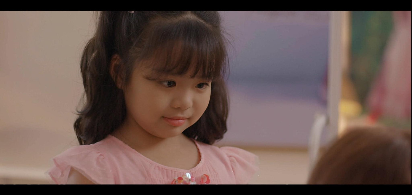 Trong những tập gần đây, bé Ngân bị mẹ ruột bắt và nhốt ở trên thành phố. Cô nhóc đã tìm cách dùng trộm điện thoại của bà giúp việc để &quot;cầu cứu&quot; bố.