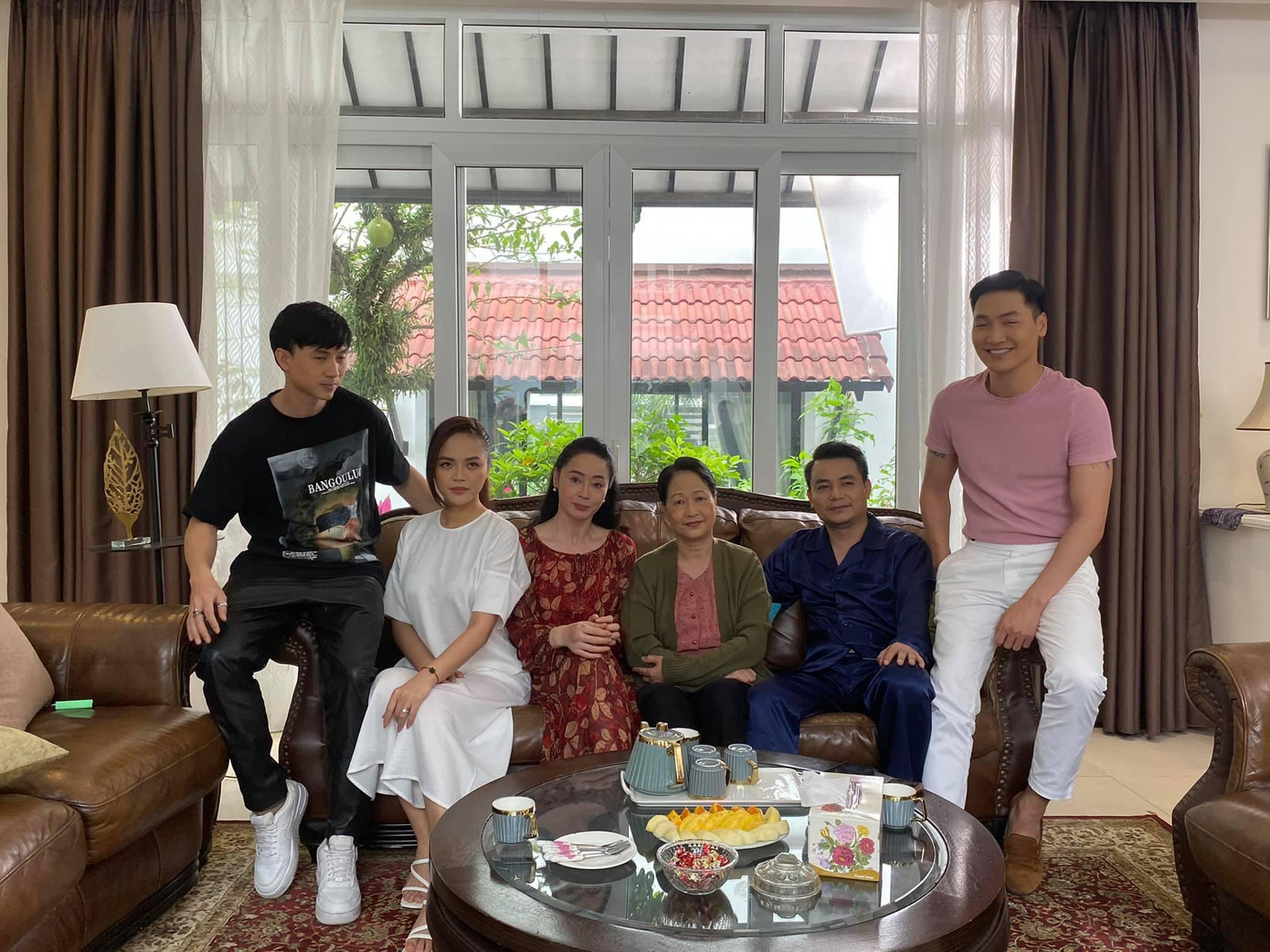 Trước đó, Thu Phương từng tiết lộ sau khi sinh con thứ hai, cô phải đối mặt với nhiều vấn đề về sức khỏe và trầm cảm. Khi cân bằng được cuộc sống, sức khỏe, Quách Thu Phương mới quyết định quay trở lại với niềm đam mê diễn xuất. Trước đó, Thu Phương từng tiết lộ sau khi sinh con thứ hai, cô phải đối mặt với nhiều vấn đề về sức khỏe và trầm cảm. Khi cân bằng được cuộc sống, sức khỏe, Quách Thu Phương mới quyết định quay trở lại với niềm đam mê diễn xuất.