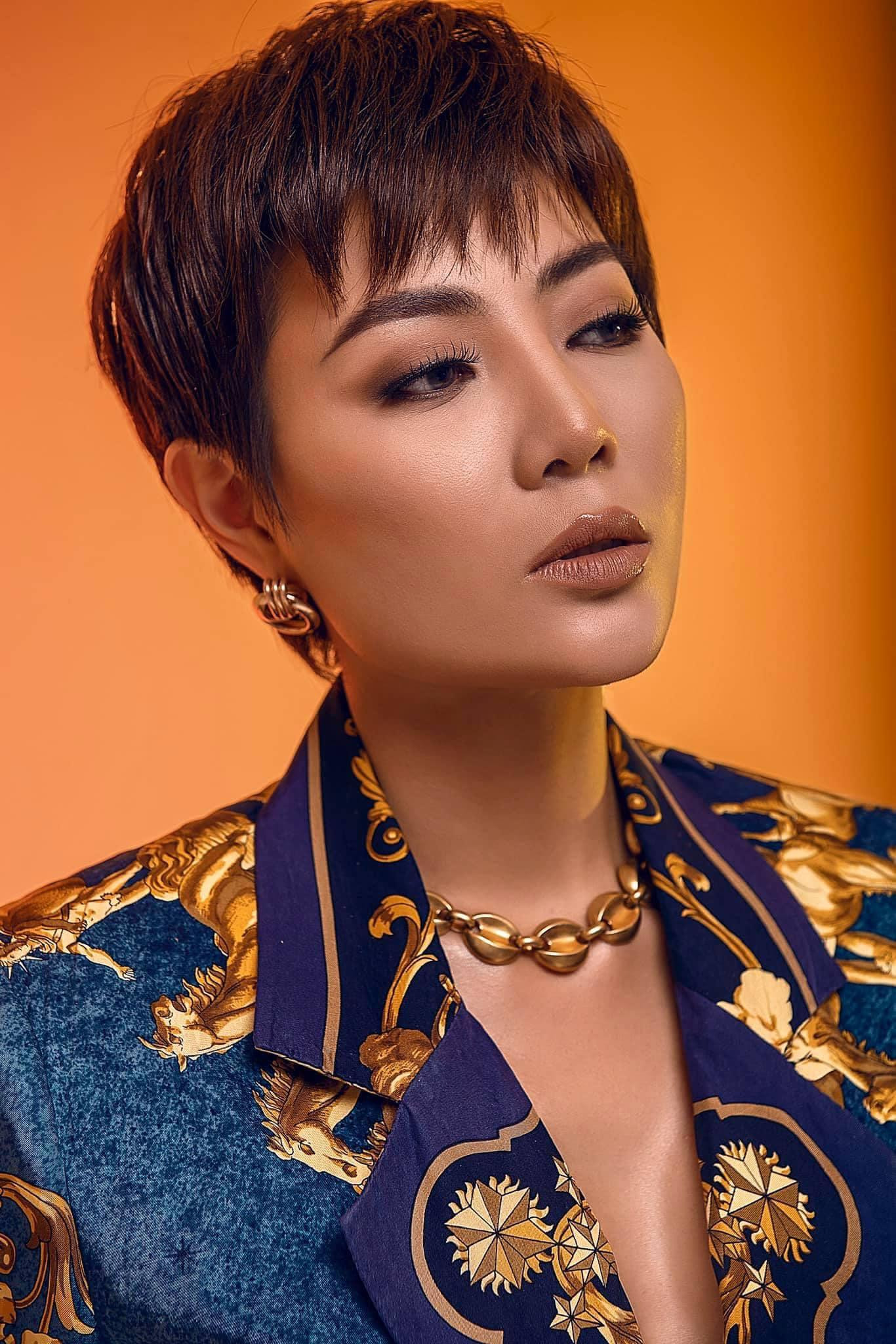 Được biết, từ lâu người đẹp 1988 thường xuyên đăng tải nhiều bộ hình nghệ thuật chuyên nghiệp y người mẫu. Được biết, từ lâu người đẹp 1988 thường xuyên đăng tải nhiều bộ hình nghệ thuật chuyên nghiệp y người mẫu.