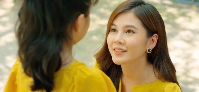 Thu Hoài trong vai Thủy - mẹ bé Ngân và là vợ cũ của Đồng.