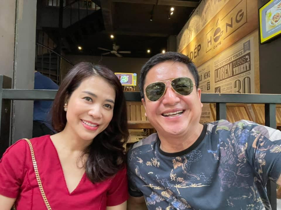 Được biết, đầu năm 2020 NSƯT Chí Trung công khai hạnh phúc bên bạn gái Ý Lan - Á hậu, doanh nhân kém anh 17 tuổi.