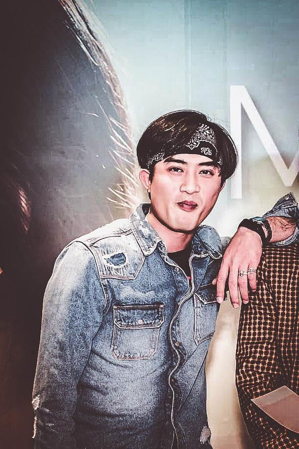 Khác với hình ảnh bảnh bao, chỉn chu giống các nam diễn viên khác, Quốc Đam mang tới màu sắc khác lạ, một chút ngổ ngáo, một chút bụi bặm khiến khán giả vô cùng ấn tượng.