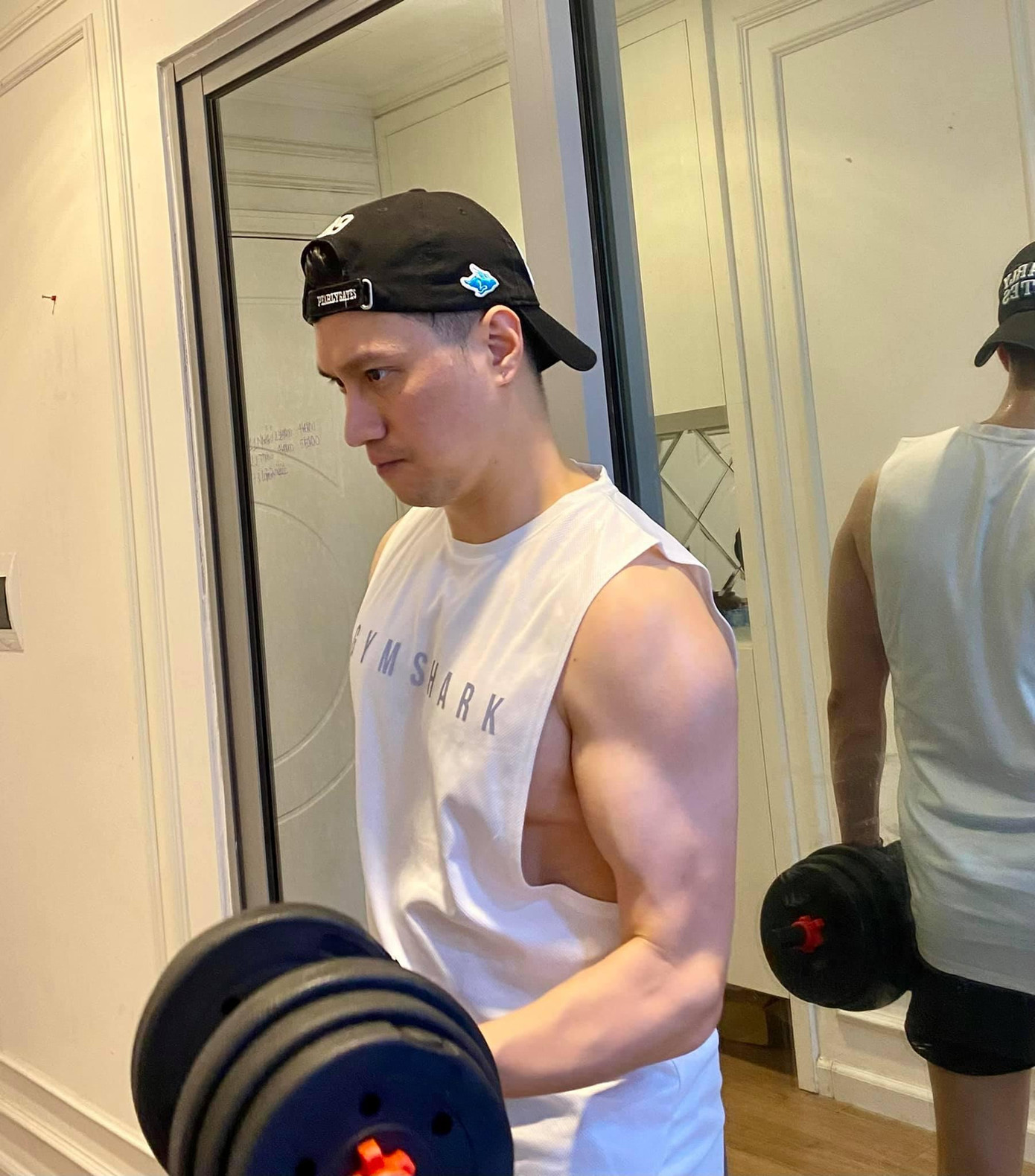 Hình ảnh đời thực body săn chắc của diễn viên Việt Anh Hình ảnh đời thực body săn chắc của diễn viên Việt Anh