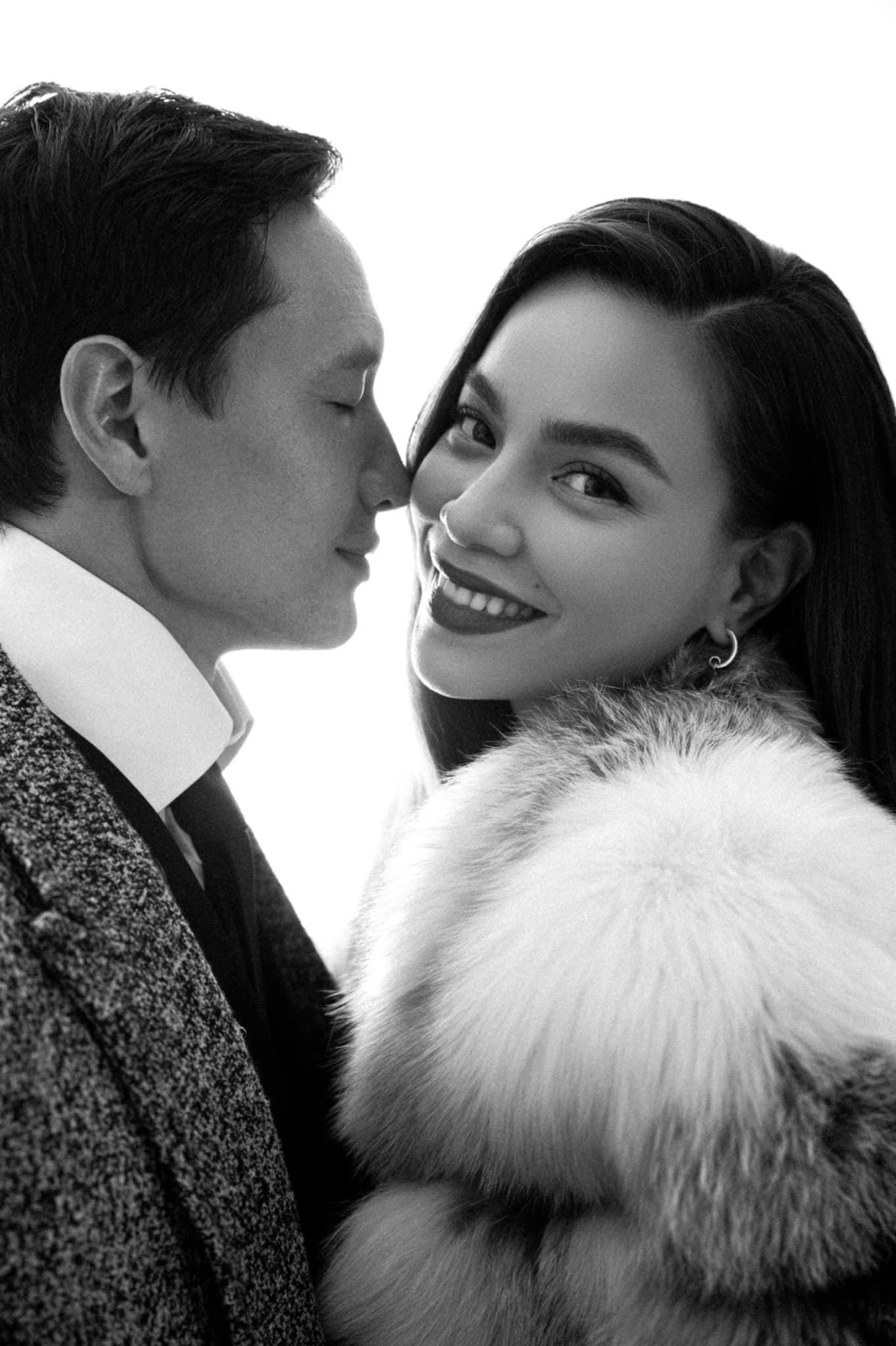 Nhân dịp sinh nhật bà xã, Kim Lý viết tặng tâm thư lãng mạn: "Happy birthday to my beautiful wife. Love waking up beside you every morning and it’s truly a blessing having you as my life partner. Most of all I appreciate everything you do for our children. You devote all the time possible to be by their side and nurture them to become the best versions of themselves. That is what parenthood is all about and we are all so grateful and lucky to have you in our life’s. Enjoy your day my love. Love you endlessly." (Tạm dịch: "Chúc mừng sinh nhật người vợ xinh đẹp của anh. Anh yêu thức dậy bên em mỗi sáng và thật sự là một điều may mắn khi có em là người bạn đời của anh. Hơn hết, anh đánh giá cao tất cả những gì em làm cho các con của chúng ta. Anh dành tất cả thời gian có thể để ở bên con và nuôi dưỡng chúng để trở thành phiên bản tốt nhất của chính chúng. Đó là tất cả những gì làm cha mẹ và tất cả chúng ta đều rất biết ơn và may mắn khi có bạn trong cuộc đời của chúng ta. Hãy tận hưởng ngày của em nhé tình yêu của anh. Yêu em vô bờ bến.") Nhân dịp sinh nhật bà xã, Kim Lý viết tặng tâm thư lãng mạn: "Happy birthday to my beautiful wife. Love waking up beside you every morning and it’s truly a blessing having you as my life partner. Most of all I appreciate everything you do for our children. You devote all the time possible to be by their side and nurture them to become the best versions of themselves. That is what parenthood is all about and we are all so grateful and lucky to have you in our life’s. Enjoy your day my love. Love you endlessly." (Tạm dịch: "Chúc mừng sinh nhật người vợ xinh đẹp của anh. Anh yêu thức dậy bên em mỗi sáng và thật sự là một điều may mắn khi có em là người bạn đời của anh. Hơn hết, anh đánh giá cao tất cả những gì em làm cho các con của chúng ta. Anh dành tất cả thời gian có thể để ở bên con và nuôi dưỡng chúng để trở thành phiên bản tốt nhất của chính chúng. Đó là tất cả những gì làm cha mẹ và tất cả chúng ta đều rất biết ơn và may mắn khi có bạn trong cuộc đời của chúng ta. Hãy tận hưởng ngày của em nhé tình yêu của anh. Yêu em vô bờ bến.")