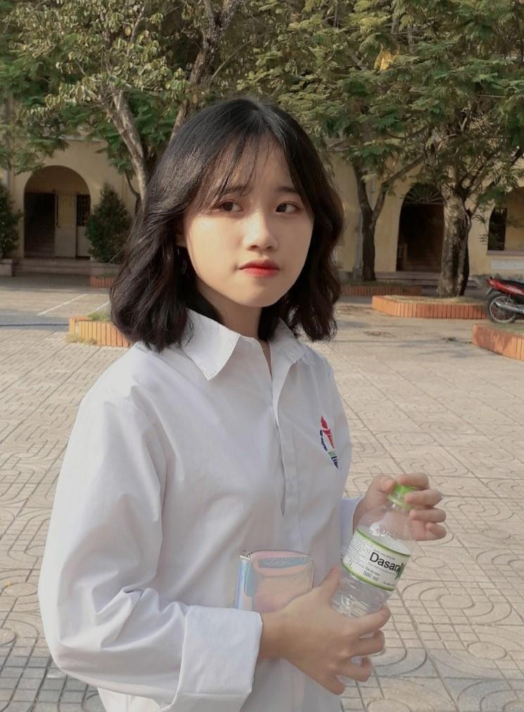 Nguyễn Thu Vân ( cựu học sinh trường THPT Thái Phiên, Hải Phòng), thủ khoa khối C của Hải Phòng Nguyễn Thu Vân ( cựu học sinh trường THPT Thái Phiên, Hải Phòng), thủ khoa khối C của Hải Phòng