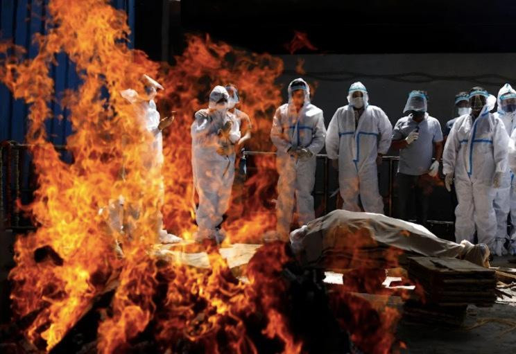 Thảm họa đau thương tại Ấn Độ nhiều ngày qua vì dịch bệnh COVID - 19. Thảm họa đau thương tại Ấn Độ nhiều ngày qua vì dịch bệnh COVID - 19.