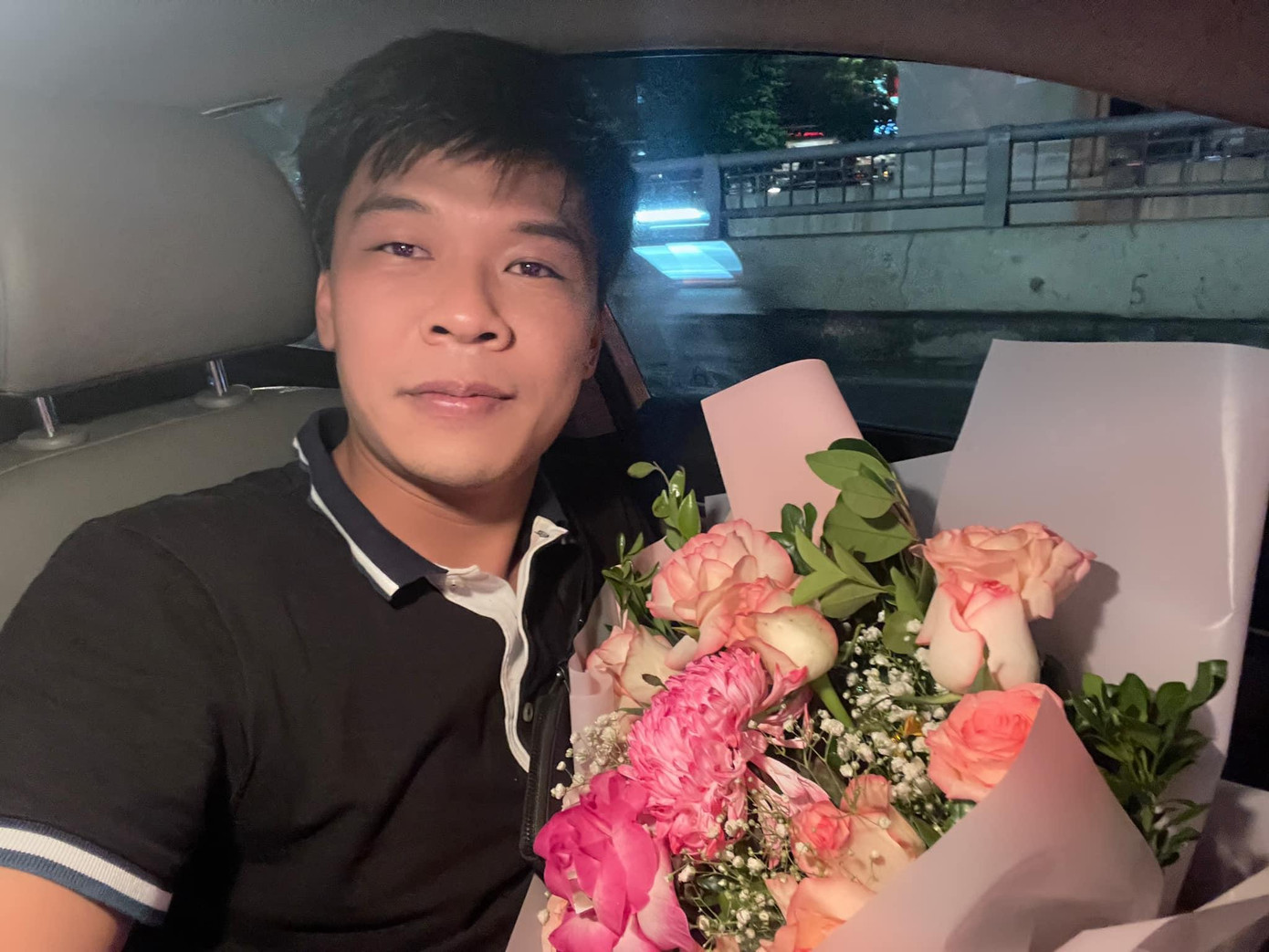 Trên trang cá nhân, diễn viên Hà Trung (Trung Ruồi) đăng bài thông báo chia tay đoàn phim "11 tháng 5 ngày". Trên trang cá nhân, diễn viên Hà Trung (Trung Ruồi) đăng bài thông báo chia tay đoàn phim "11 tháng 5 ngày".