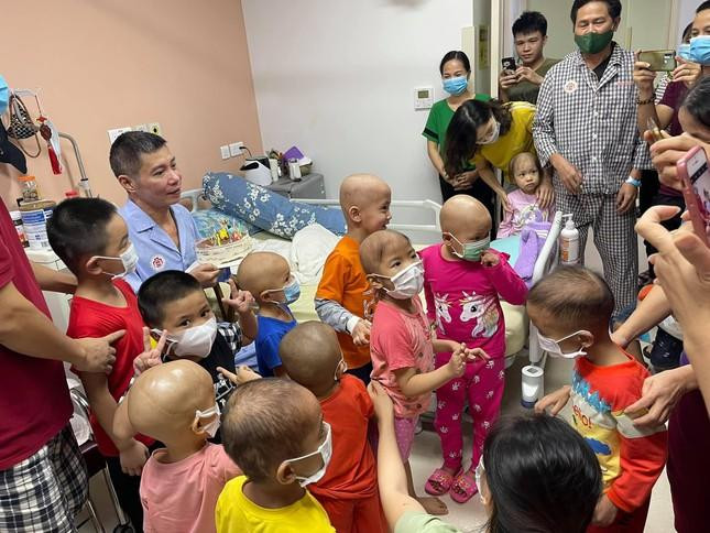 Vào 7/2021, NSND Công Lý nhập viện vì bị ngã. Sau 3 tháng, anh đã ra viện và đang tiếp tục điều trị sức khỏe theo phác đồ của bác sĩ. Vào 7/2021, NSND Công Lý nhập viện vì bị ngã. Sau 3 tháng, anh đã ra viện và đang tiếp tục điều trị sức khỏe theo phác đồ của bác sĩ.