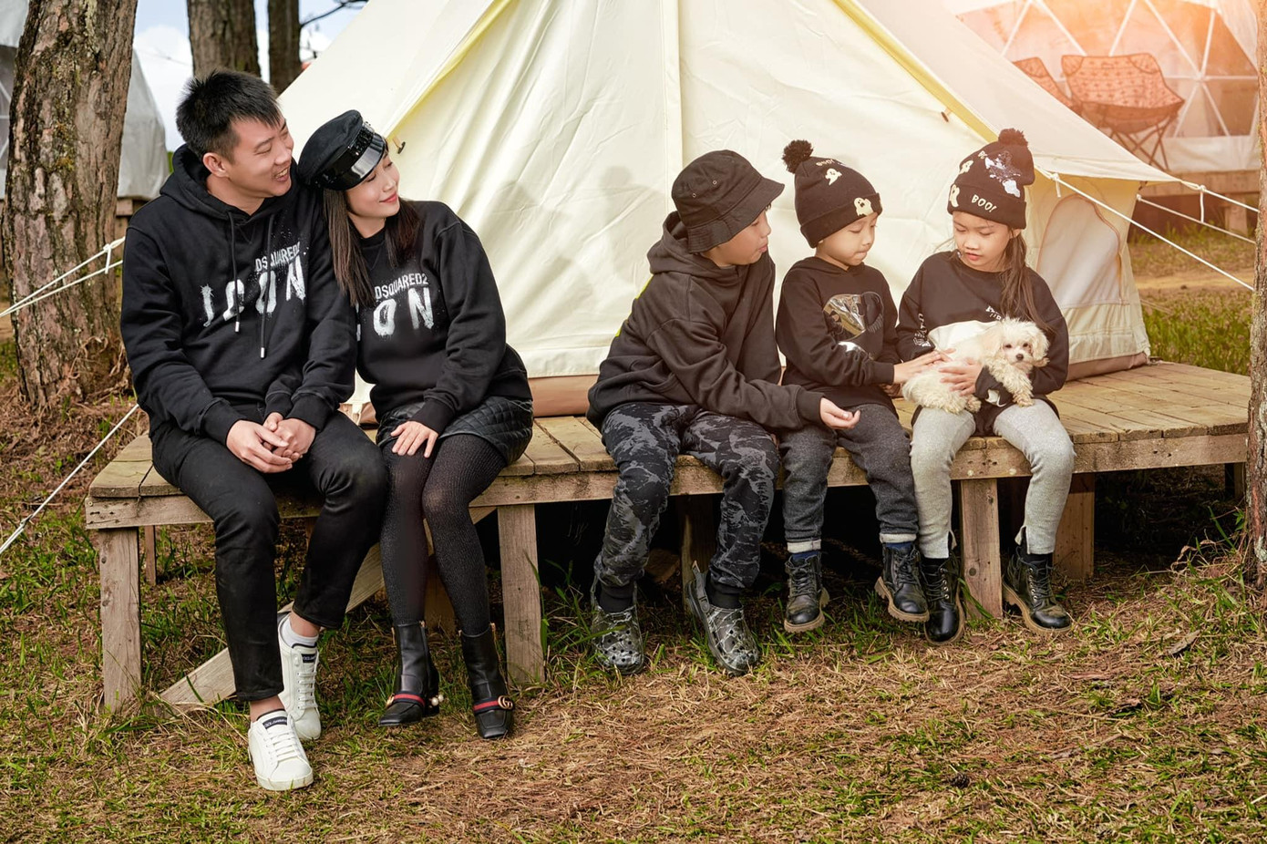 Ốc Thanh Vân đăng bộ ảnh hạnh phúc cùng gia đình.